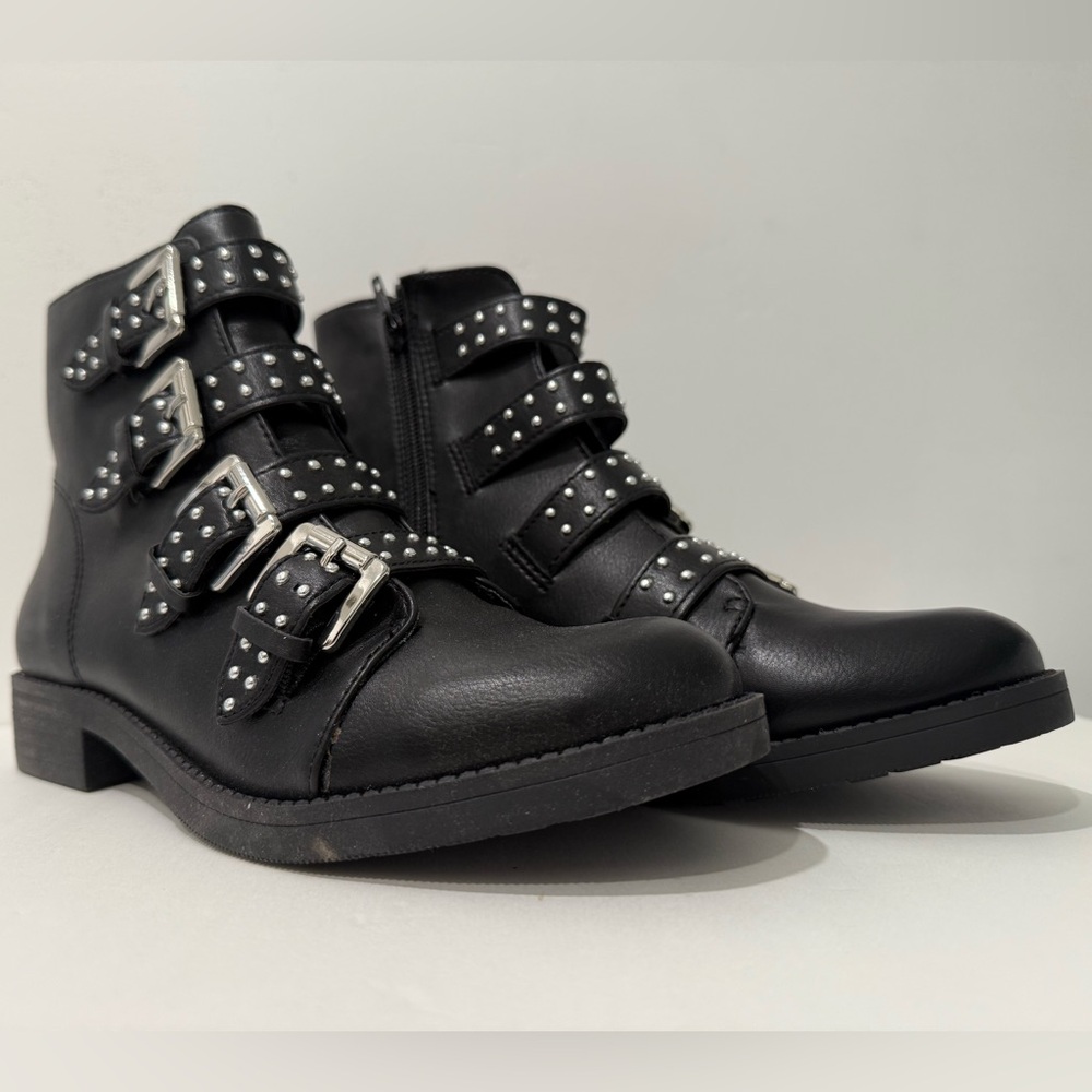 Madden Girl Twisted Black Boots - New
